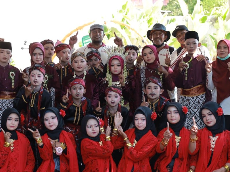 SDN 1 Kumbangsari Raih Juara 3 dalam Lomba Pawai Budaya Kecamatan Jangkar