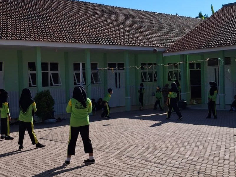 Halaman Sekolah